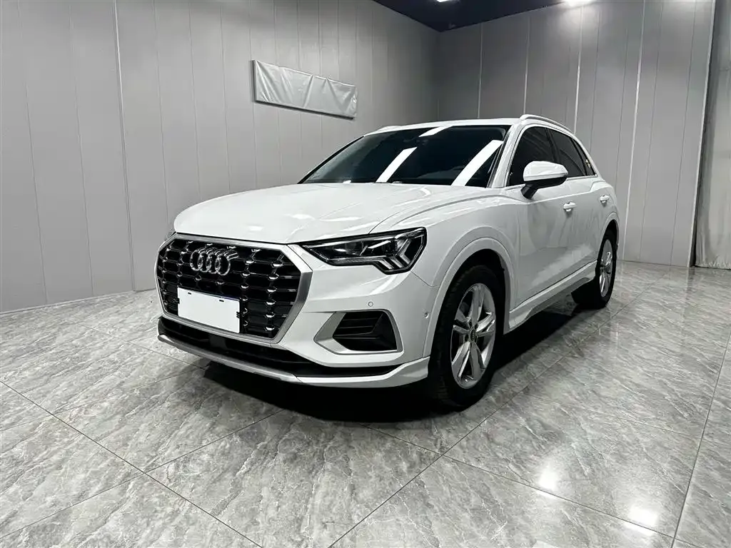 Audi Q3 — фото 1