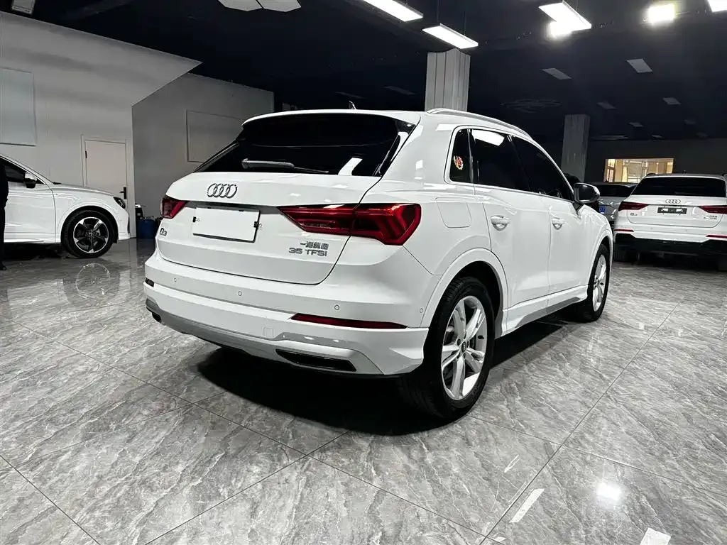 Audi Q3 — фото 10