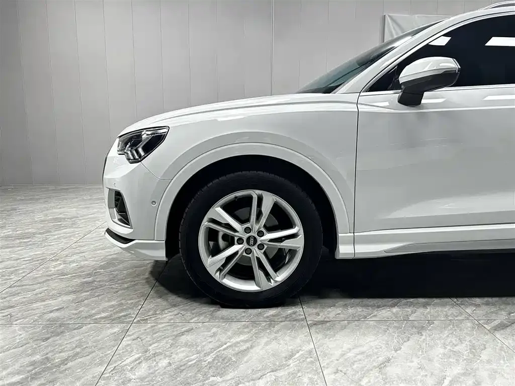 Audi Q3 — фото 7
