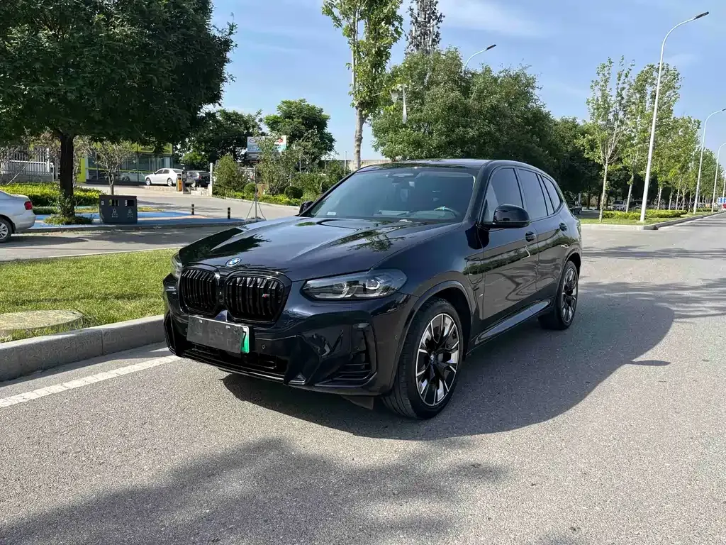 BMW iX3 — фото 1
