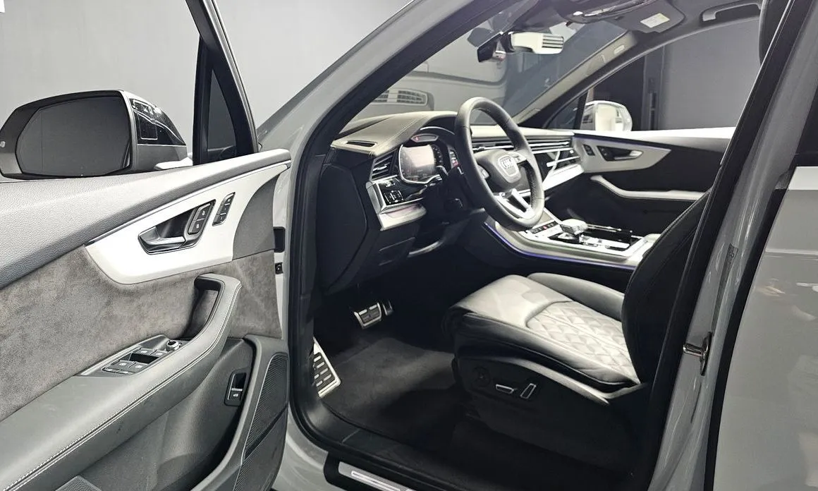 Audi Q7 2022 из KR, фото 7