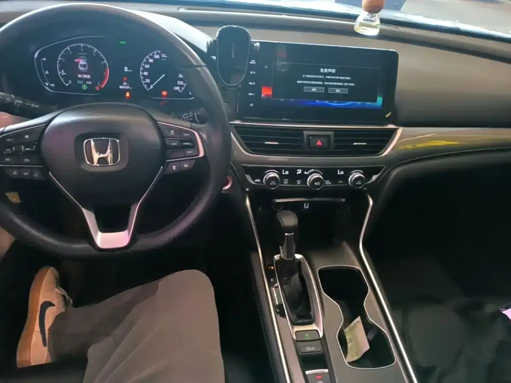 Honda Accord — фото 5