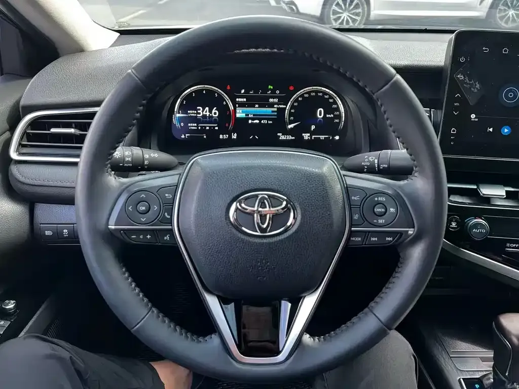 Toyota Camry — фото 4