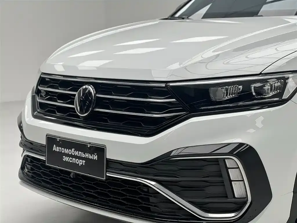 Volkswagen T-Roc — фото 10