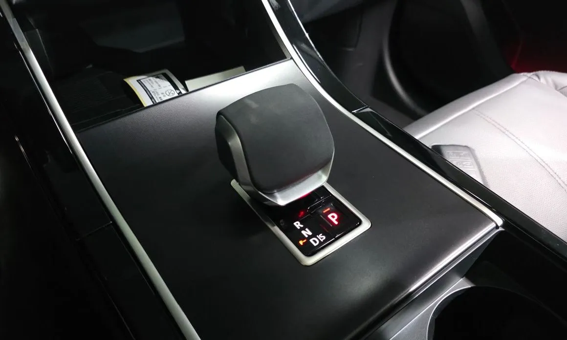 Land Rover Range Rover Velar 2026 из KR, фото 8