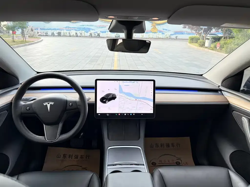 Tesla Model Y — фото 7