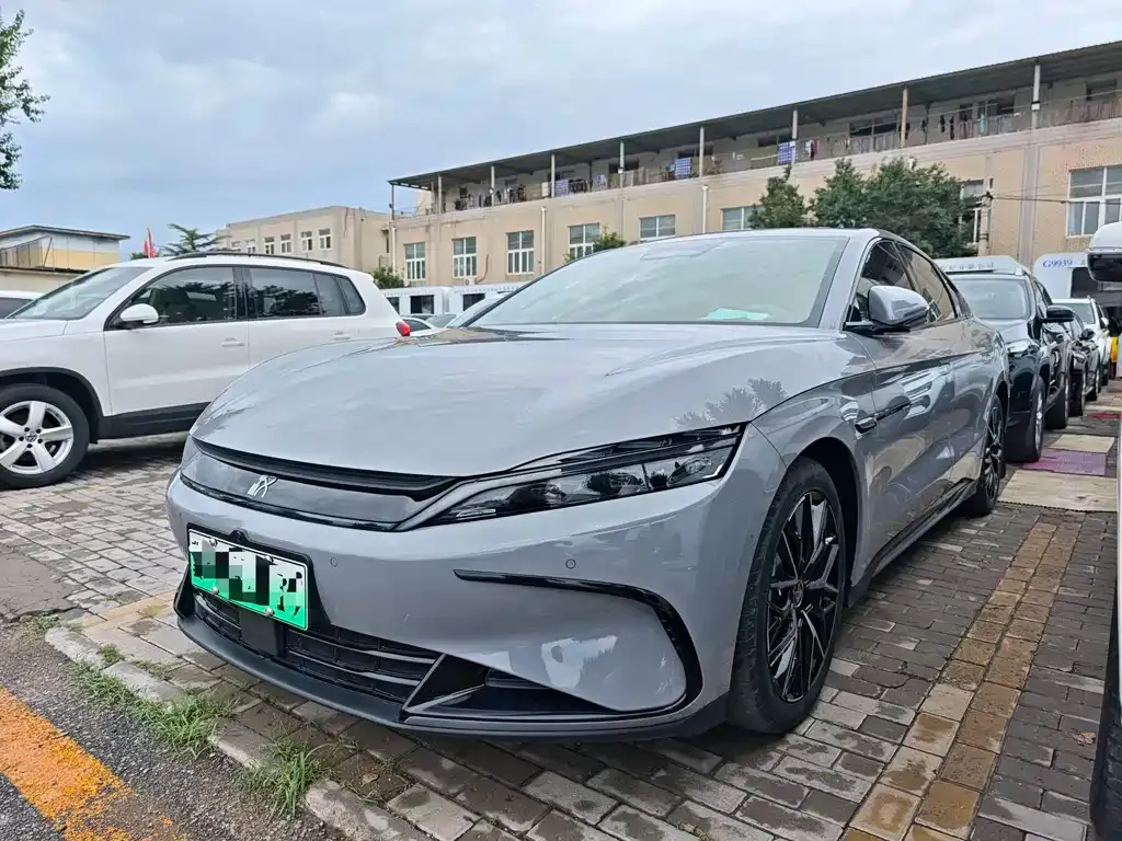 BYD Han — фото 1