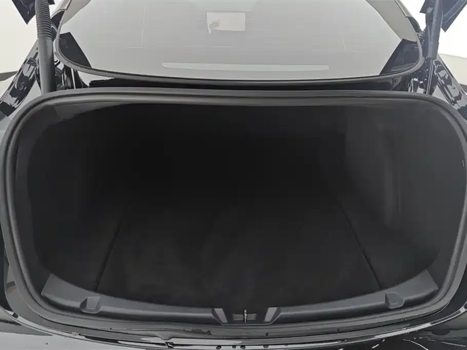 Tesla Model 3 — фото 6