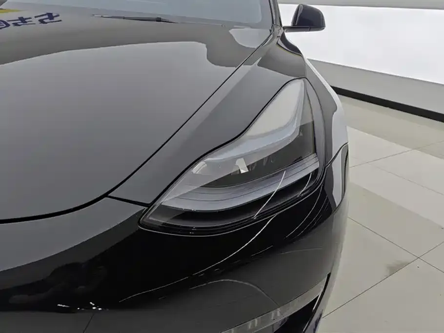 Tesla Model 3 — фото 8