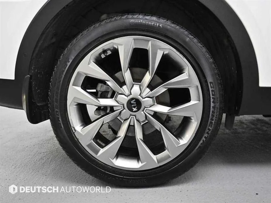 Kia Sorento — фото 6