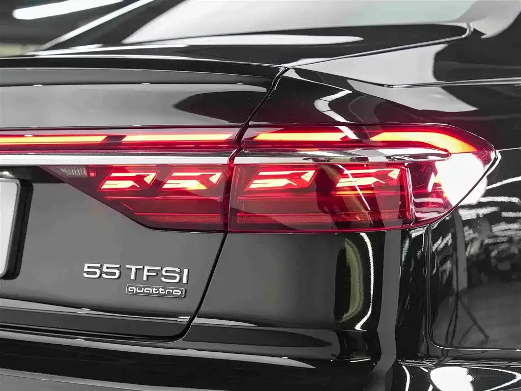 Audi A8 — фото 9
