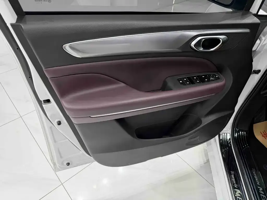 GAC Motor Trumpchi M6 — фото 8