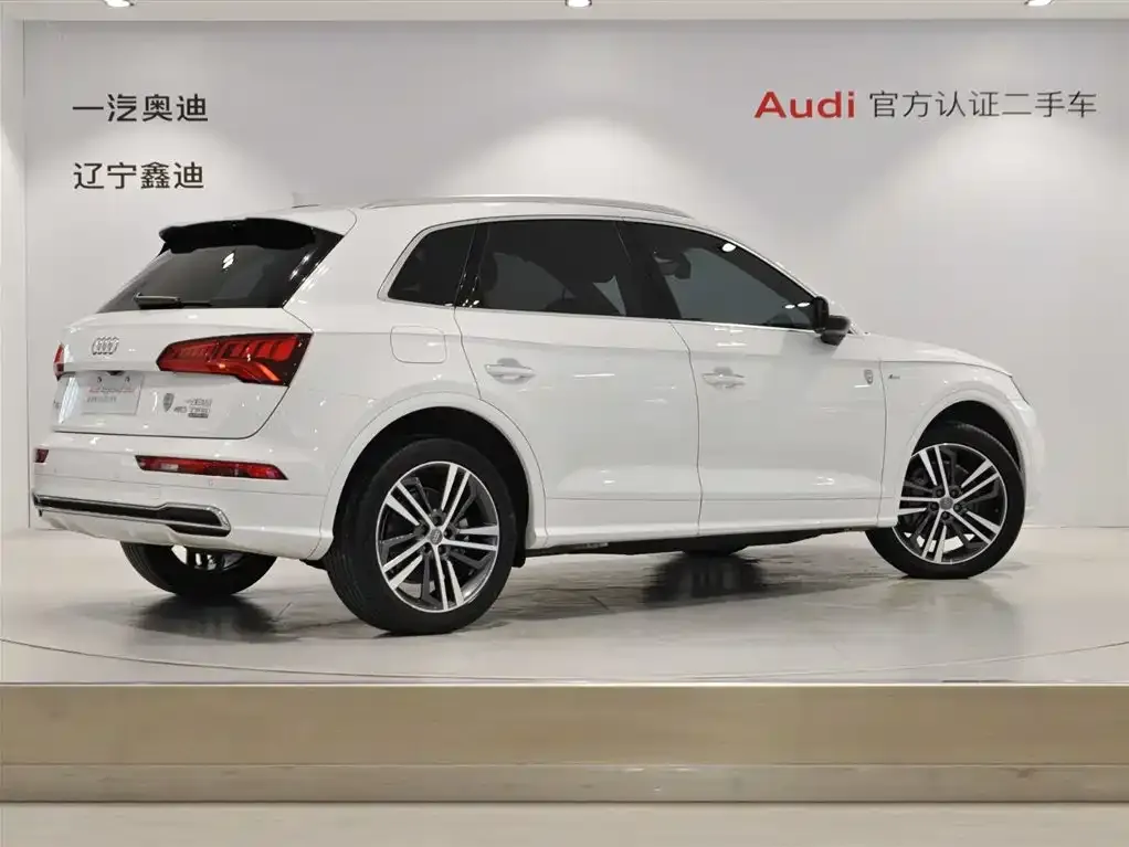 Audi Q5L — фото 2