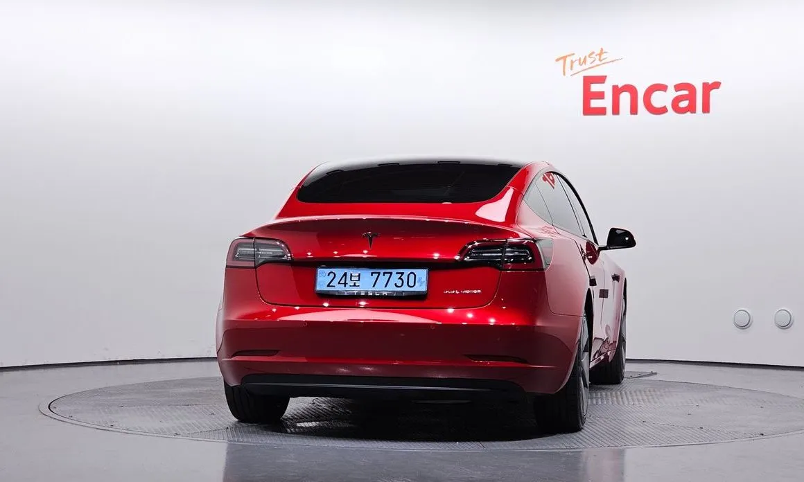 Tesla Model 3 — фото 8