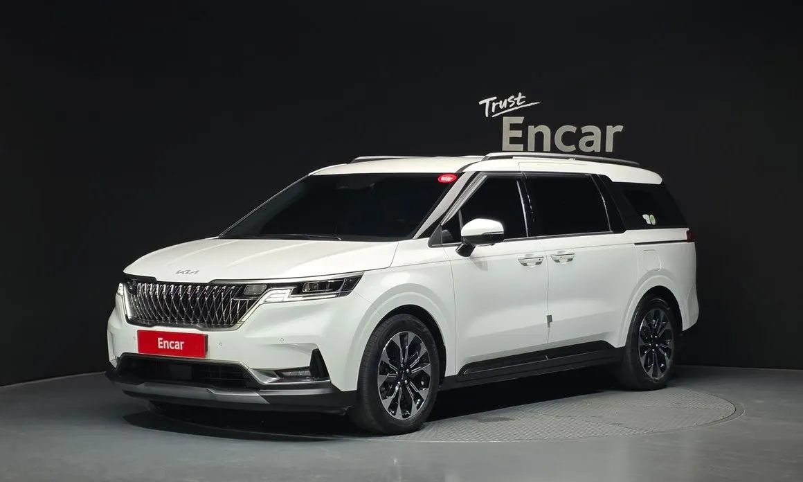 Kia Carnival — фото 1