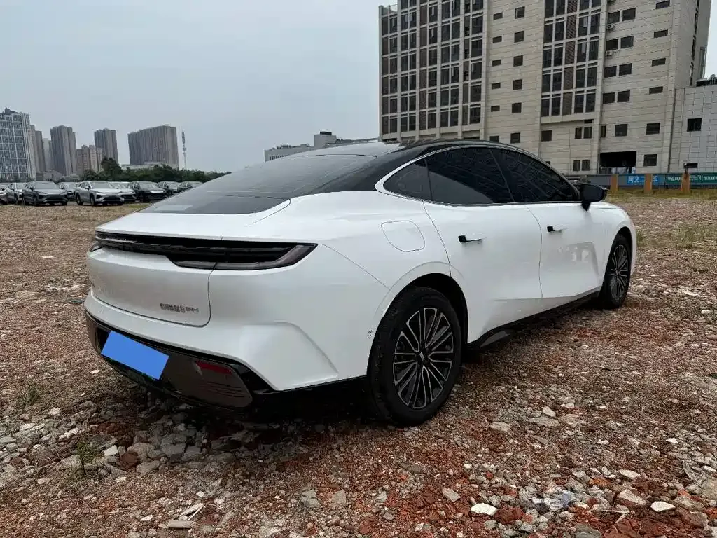 Geely Galaxy Xingyao 8 2025 из CN, фото 9
