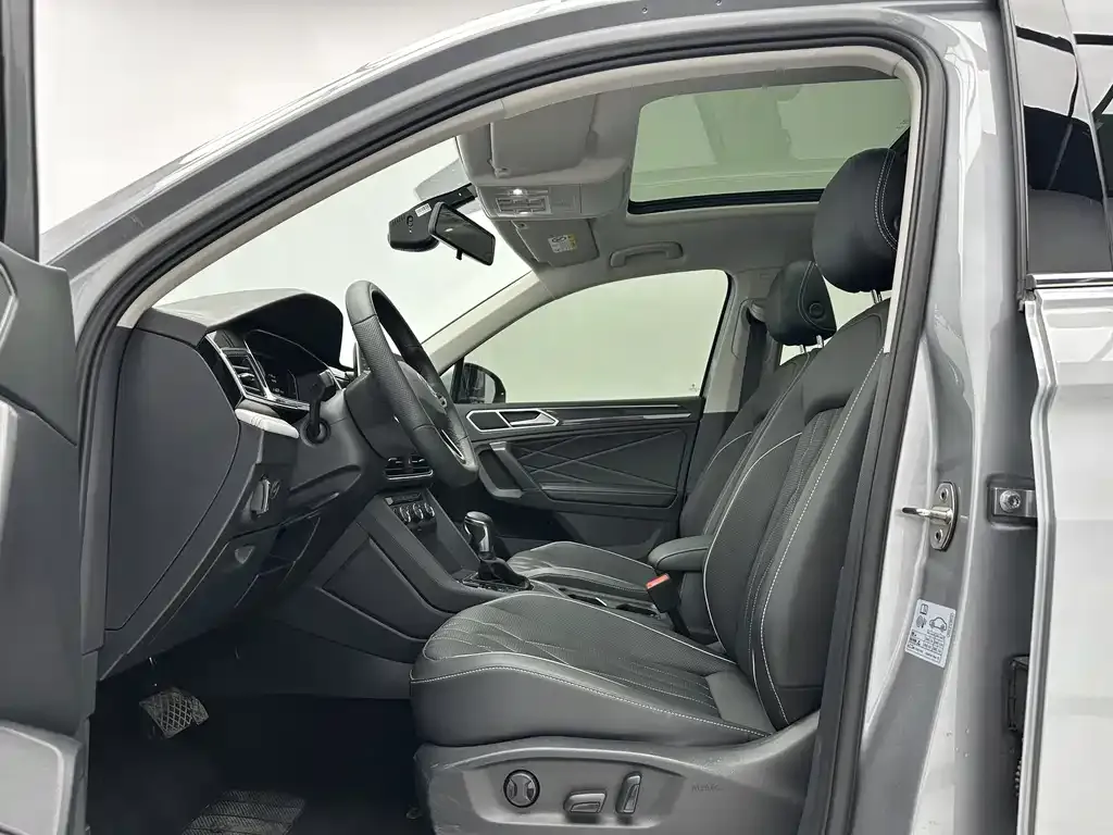 Volkswagen Tiguan L 2023 из CN, фото 6