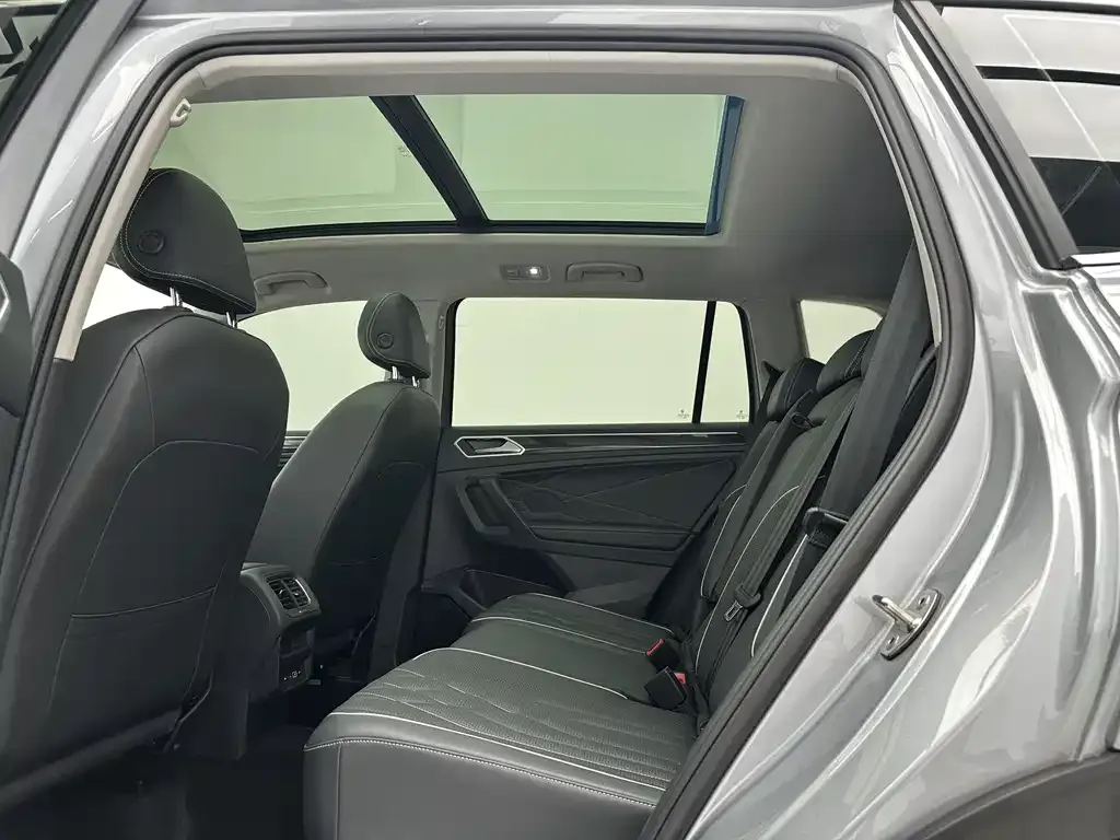 Volkswagen Tiguan L 2023 из CN, фото 10