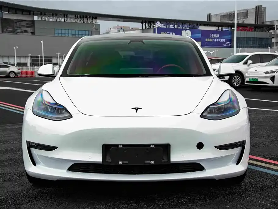 Tesla Model 3 — фото 9
