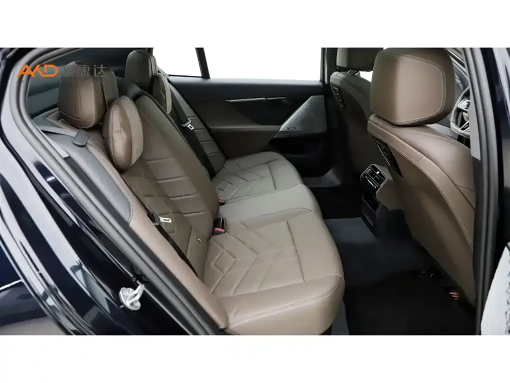 BMW 5 Series — фото 10