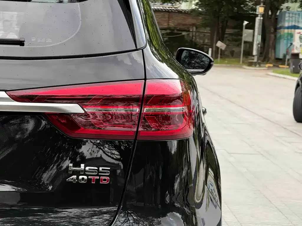 Hongqi HS5 — фото 3