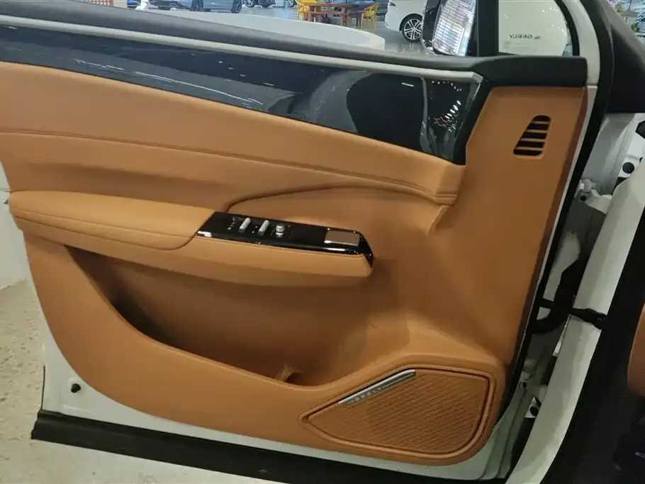 Geely Galaxy L7 — фото 2