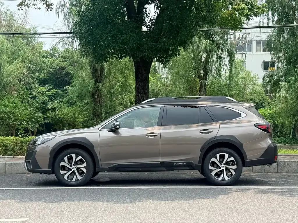 Subaru Outback — фото 8