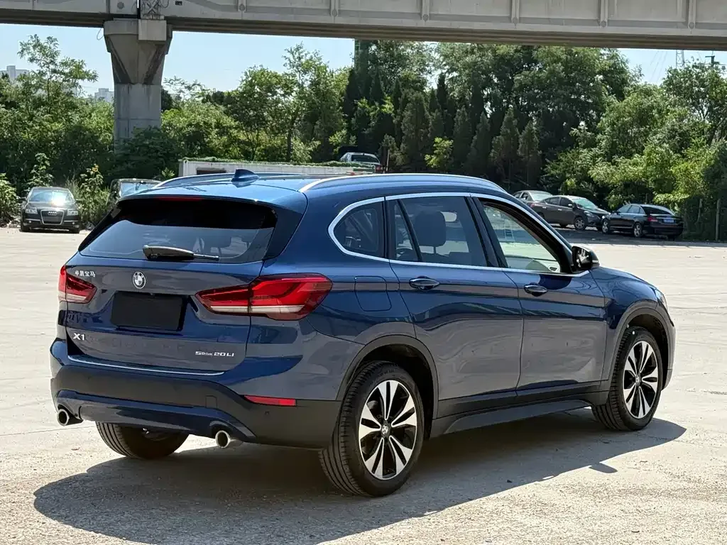 BMW X1 — фото 9