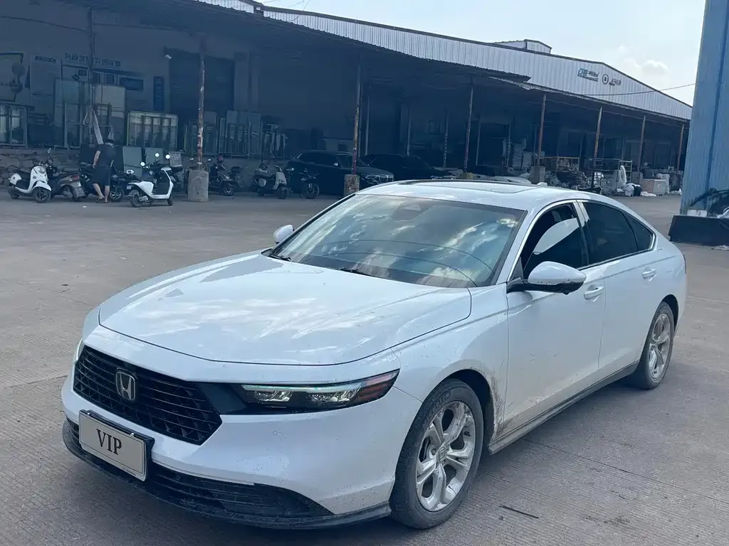 Honda Accord — фото 1