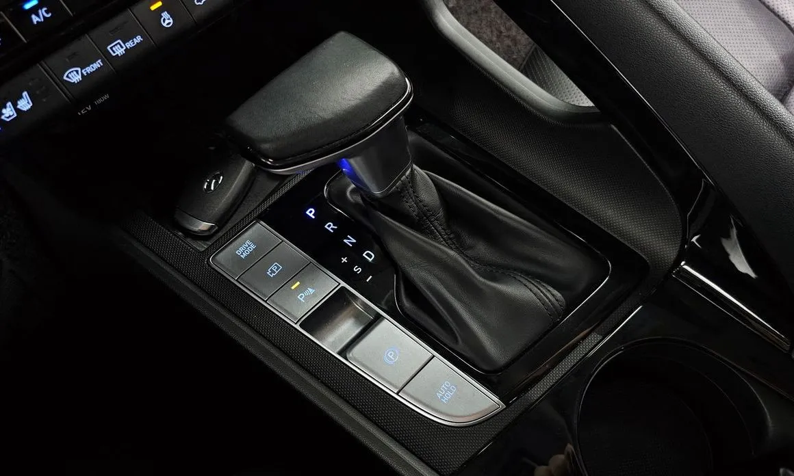 Hyundai AVANTE — фото 4