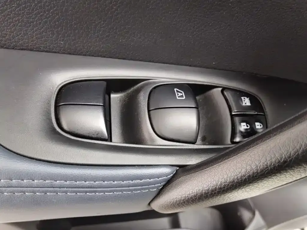 Nissan Qashqai — фото 10