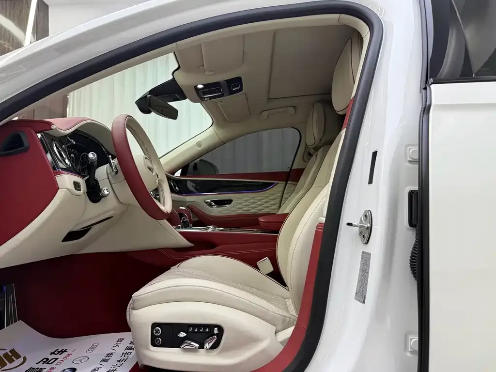 Bentley Flying Spur — фото 6