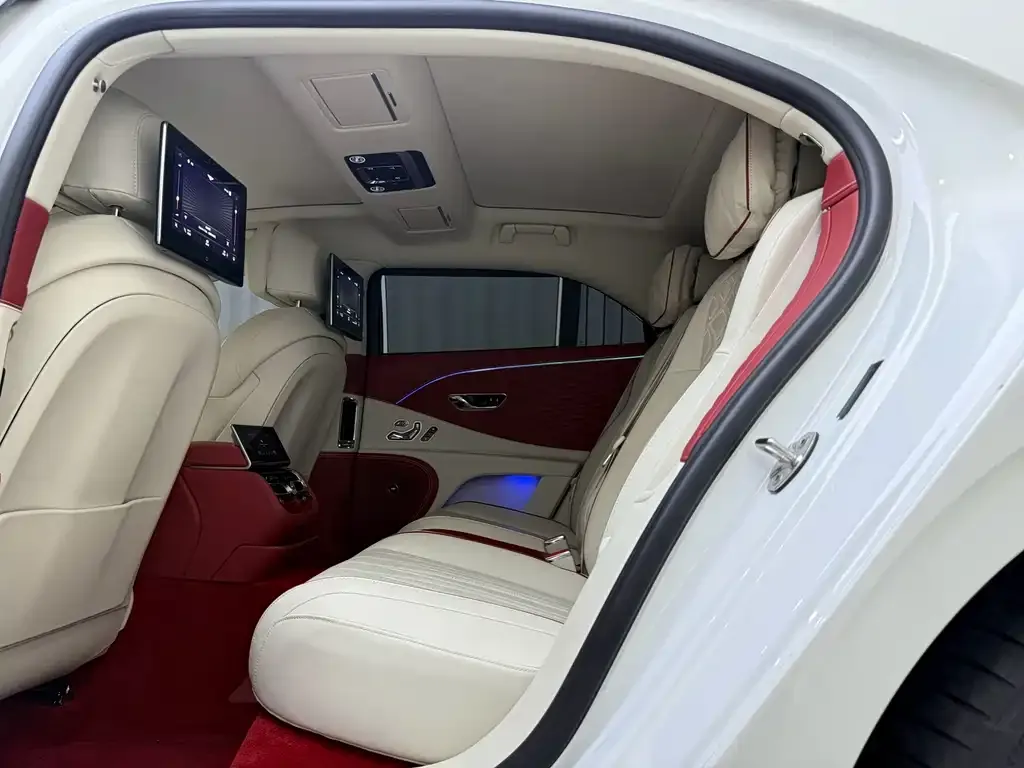 Bentley Flying Spur — фото 3