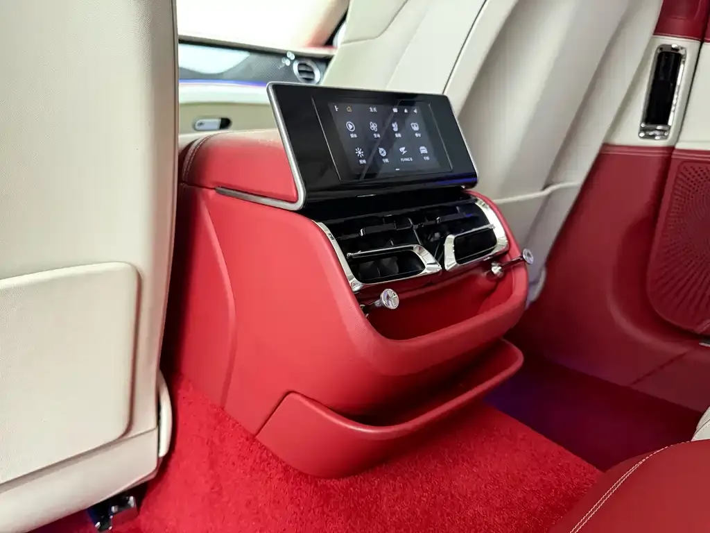 Bentley Flying Spur — фото 4