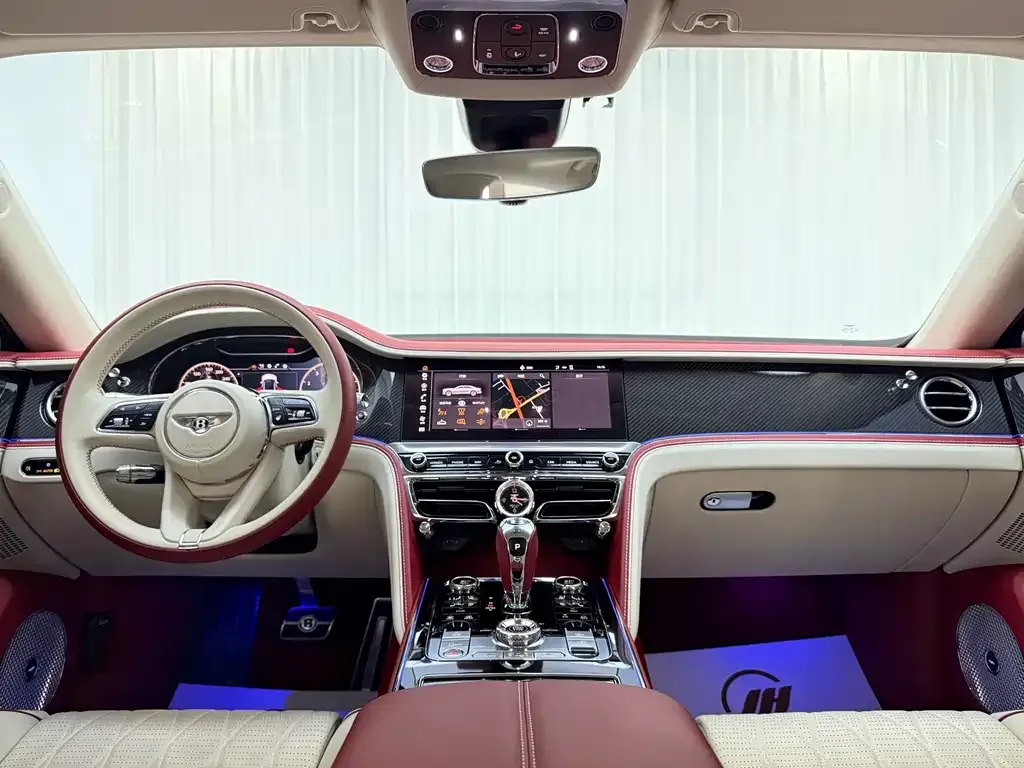 Bentley Flying Spur — фото 10