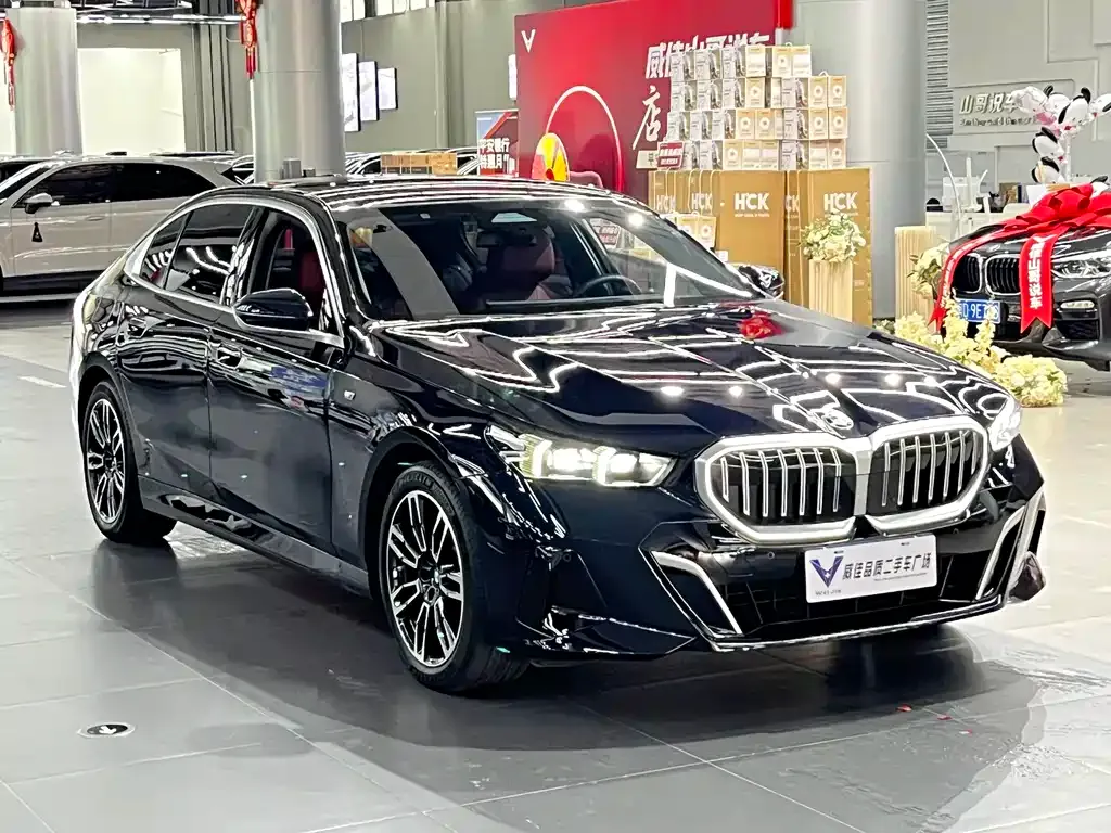 BMW 5 Series — фото 3