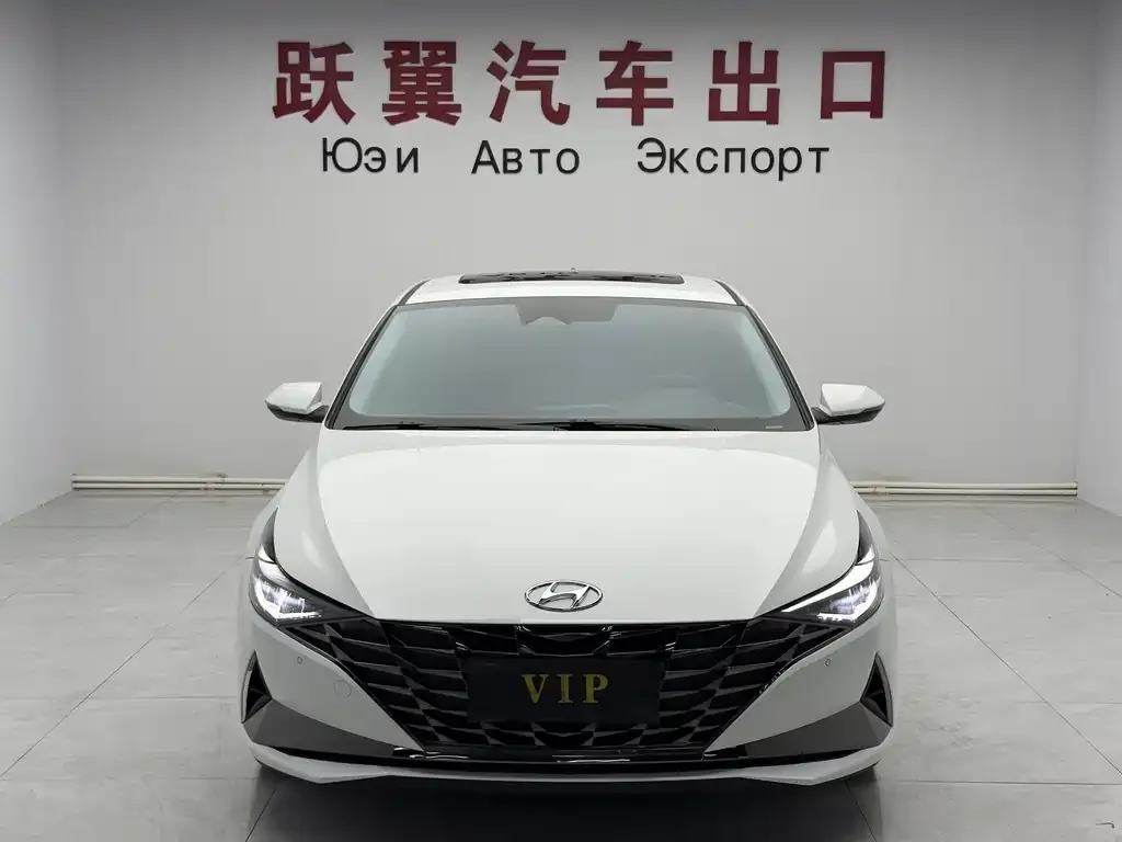 Hyundai Elantra — фото 7