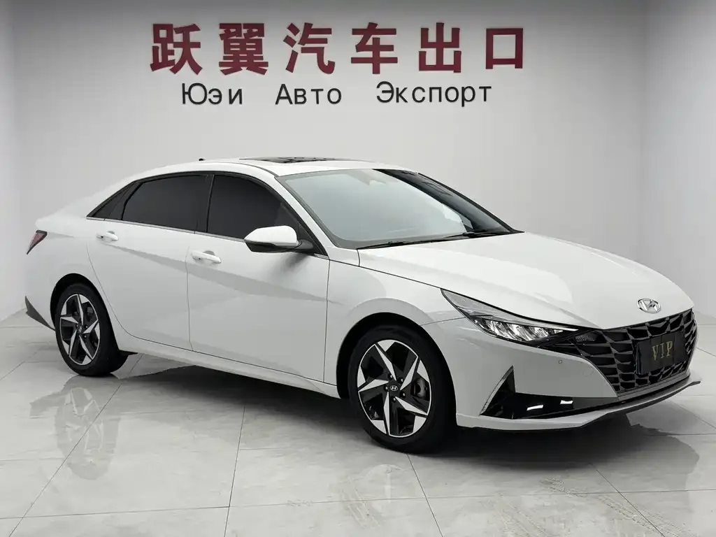Hyundai Elantra — фото 3