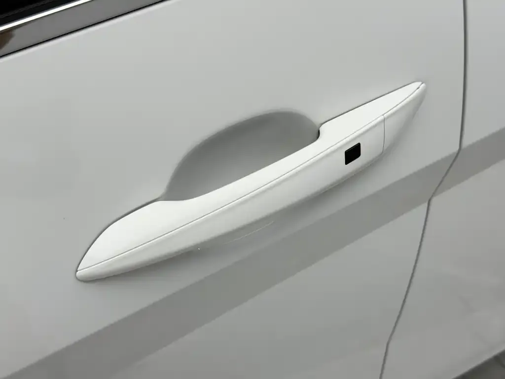 Hyundai Elantra — фото 4