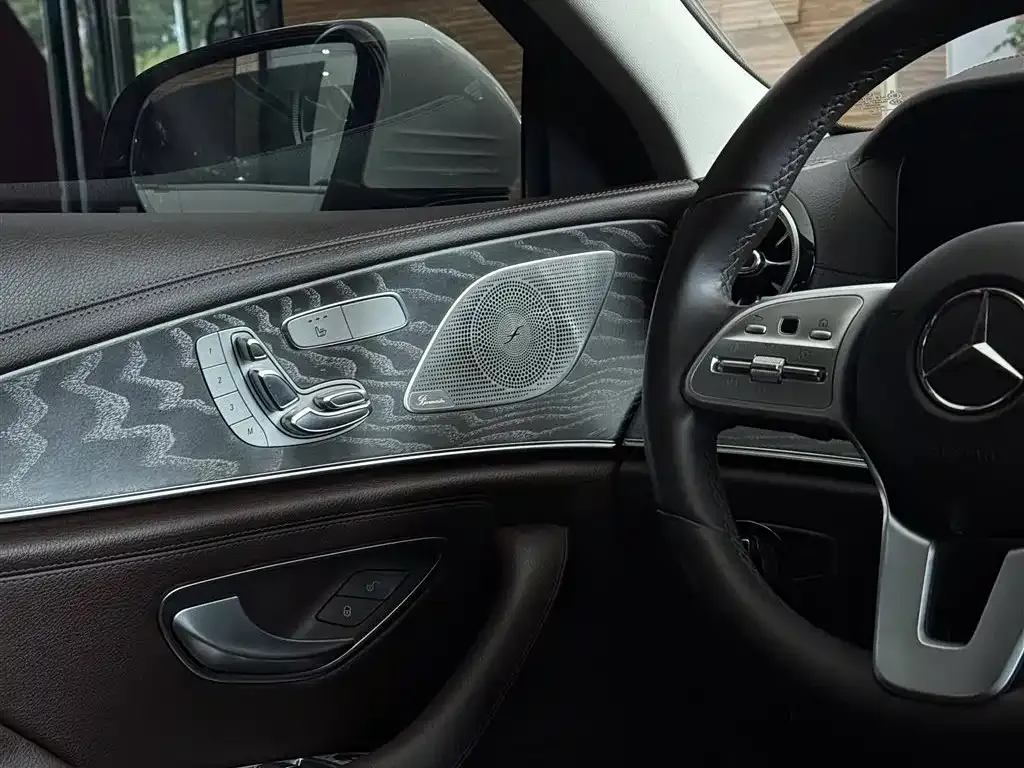 Mercedes-Benz CLS — фото 4