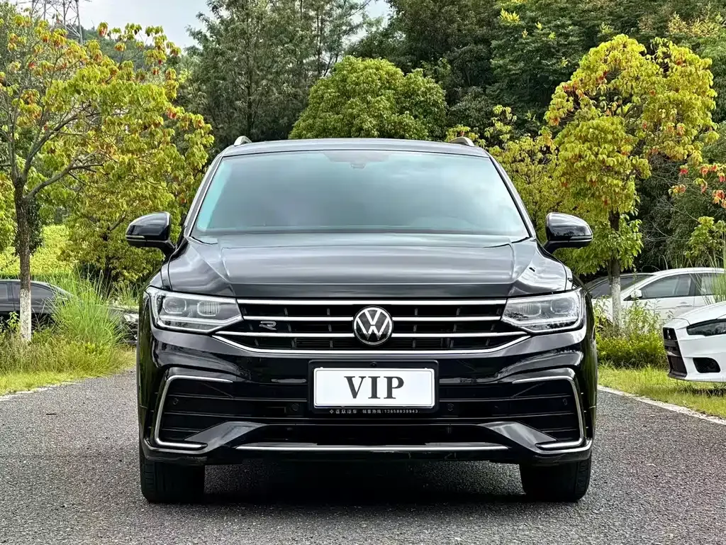 Volkswagen Tiguan L — фото 10