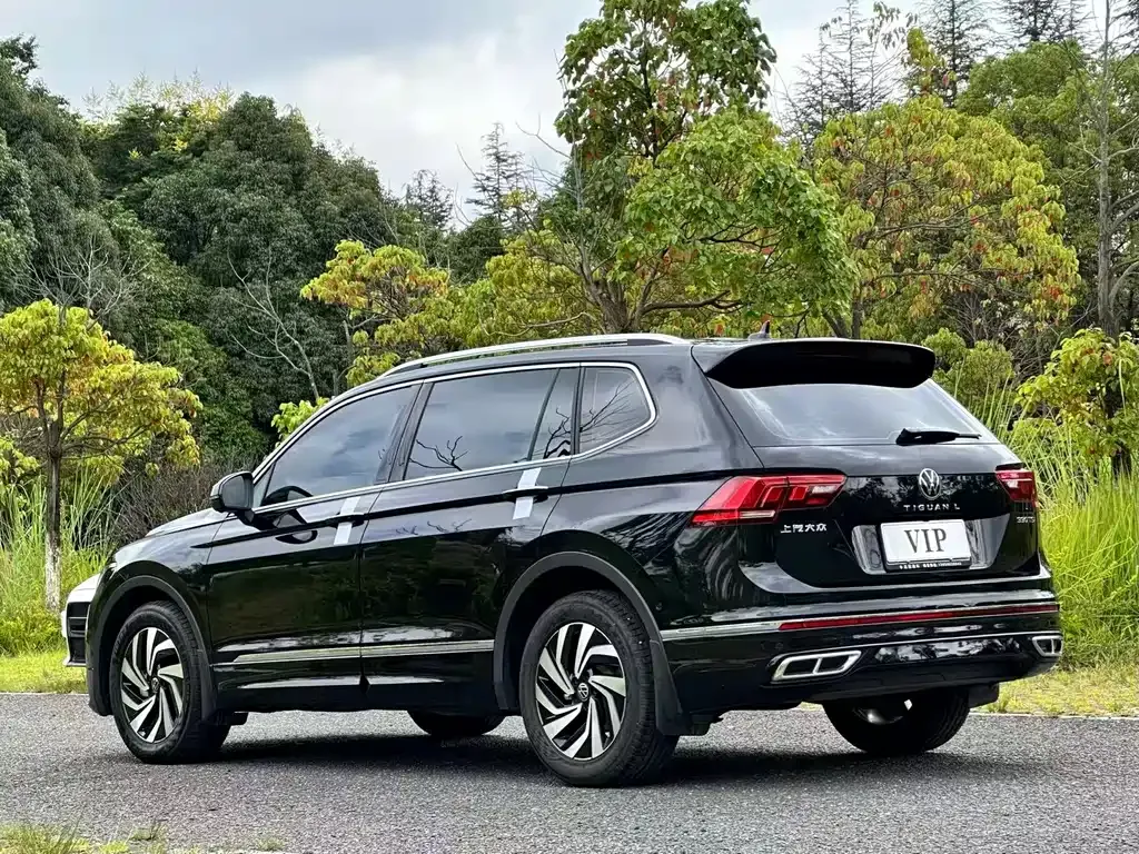 Volkswagen Tiguan L — фото 6