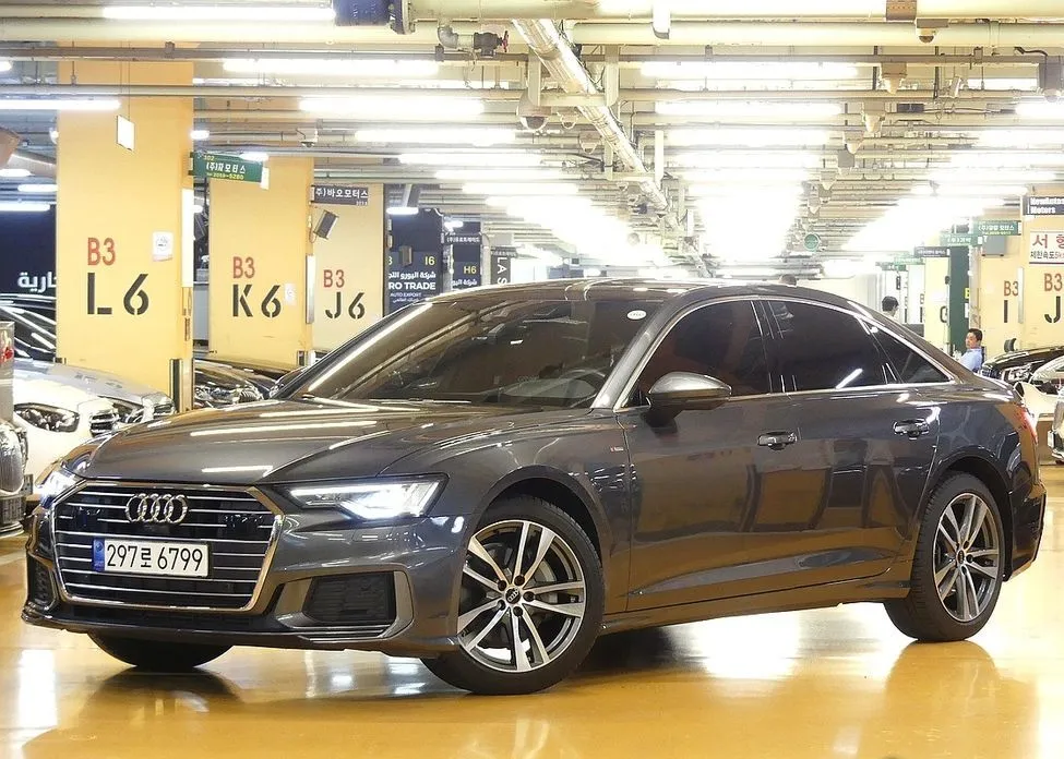 Audi A6 — фото 1