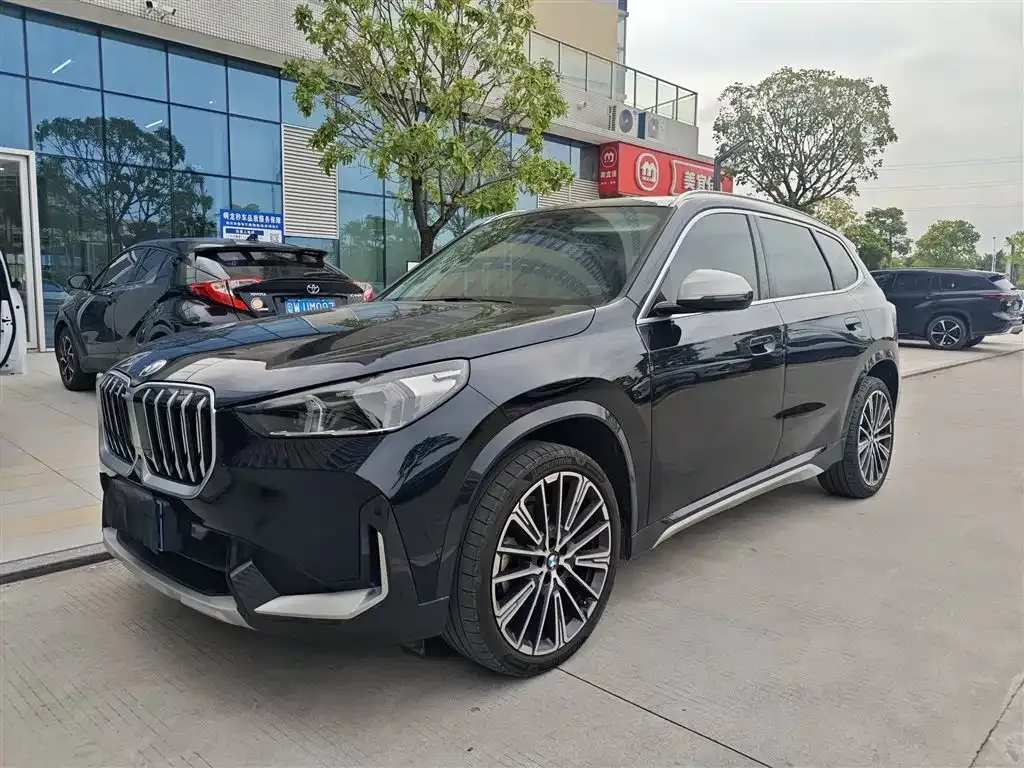 BMW X1 — фото 1