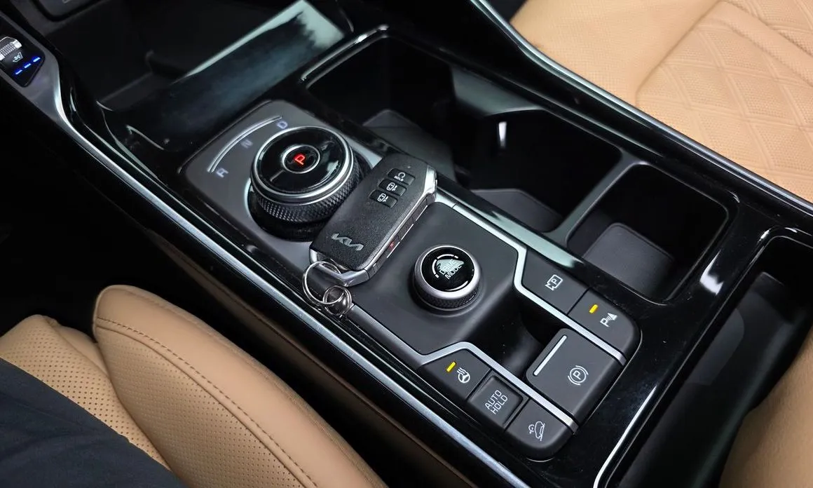 Kia Sorento — фото 7