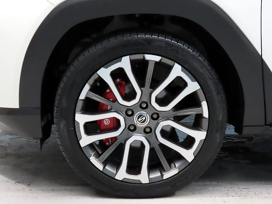 KG Mobility (Ssangyong) Torres — фото 10