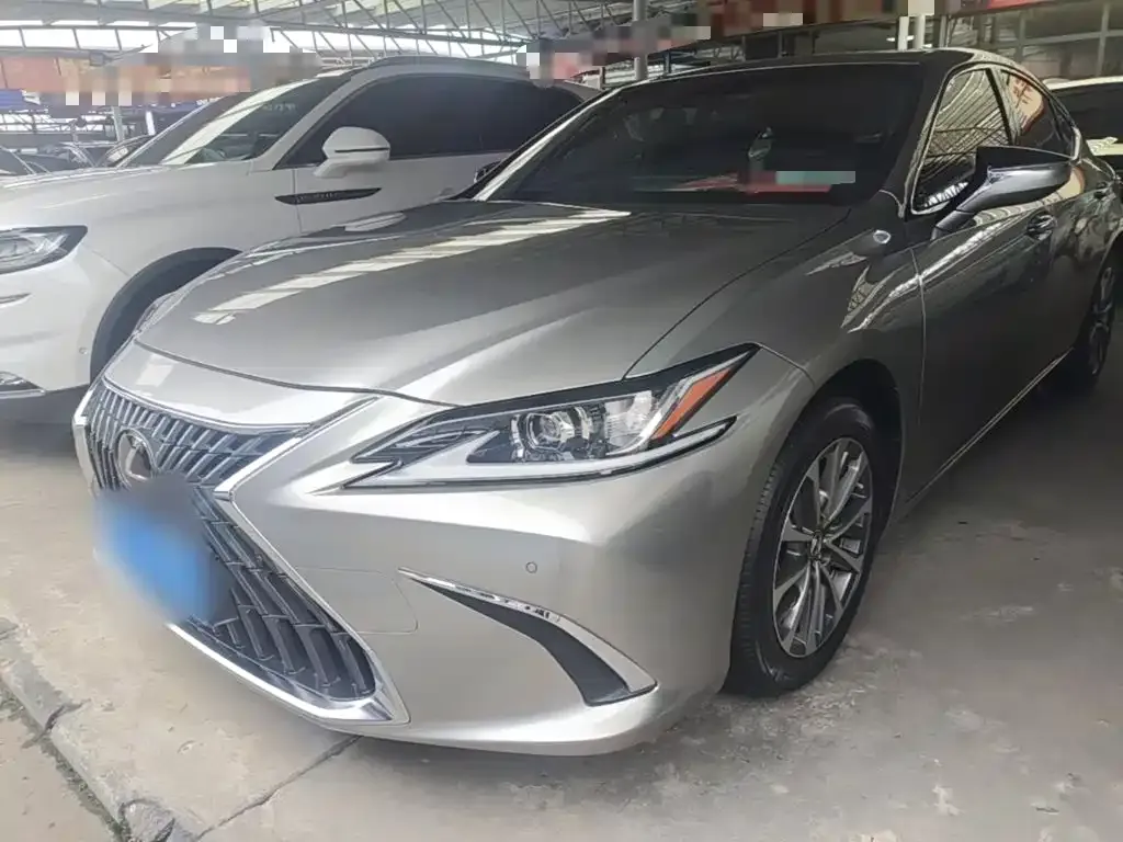 Lexus ES — фото 1