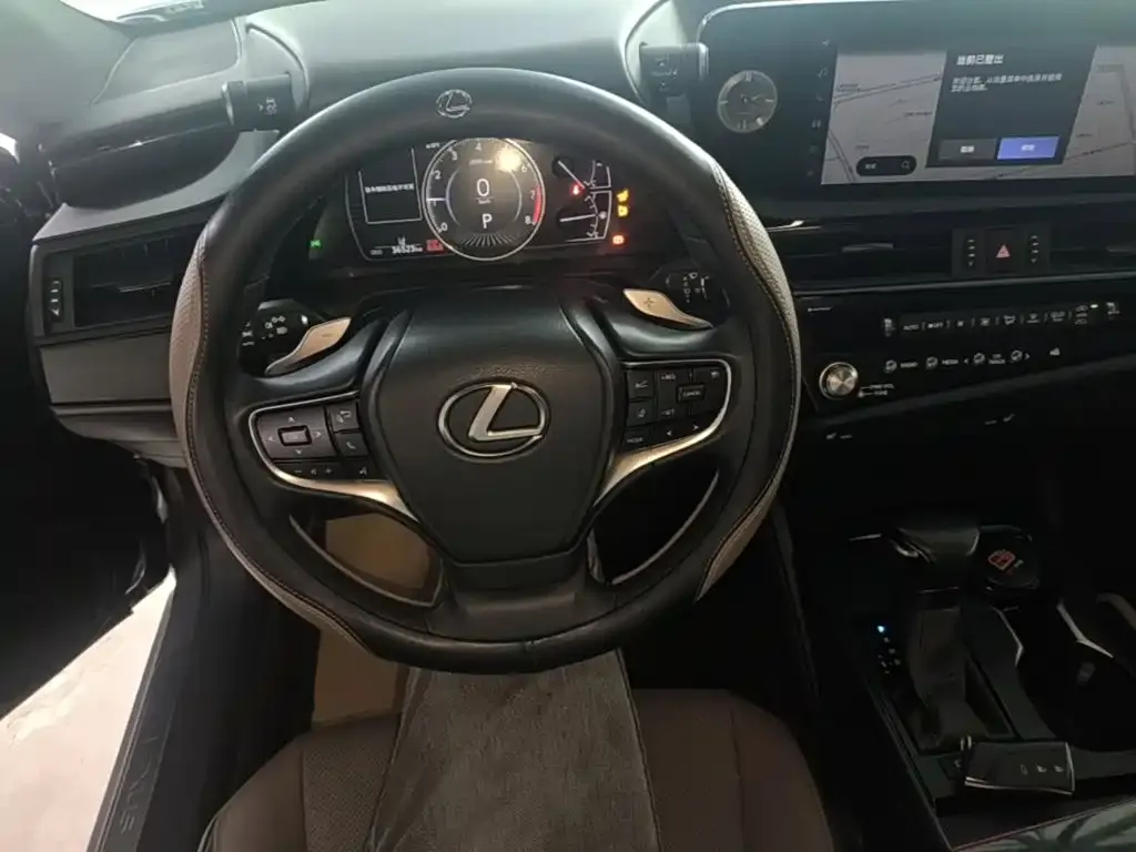 Lexus ES — фото 10