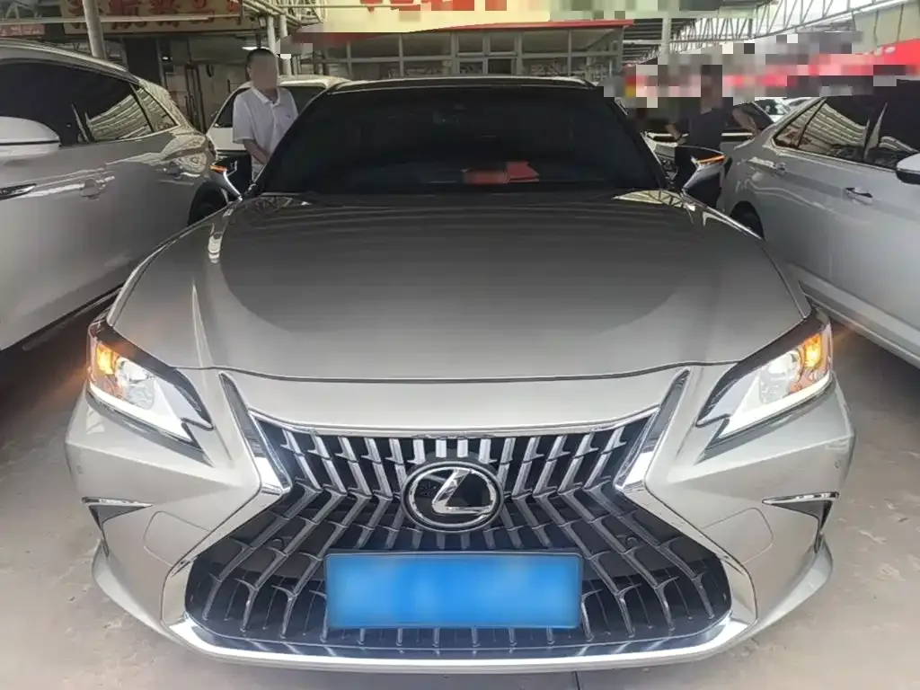 Lexus ES — фото 5