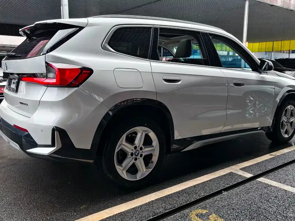 BMW X1 — фото 9